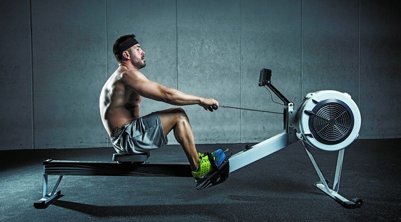 Những lợi ích khi tập với máy tập chèo thuyền (rowing machine)