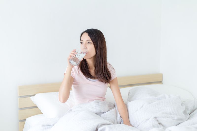 Lợi ích uống nước ngay sau khi thức dậy như thế nào?