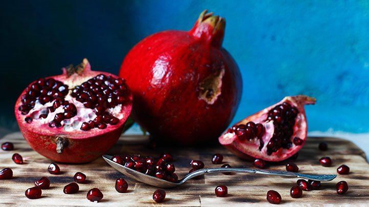 can we eat pomegranate seeds gymborg 00003 Hạt lựu có ăn được không?